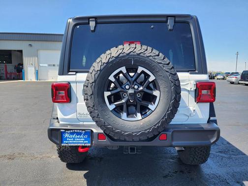 Bright White Clearcoat 2025 Jeep Wrangler Rubicon