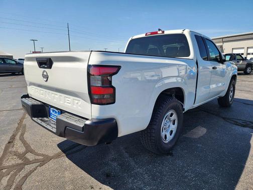 2022 Nissan Frontier S