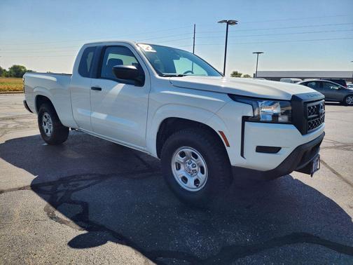 2022 Nissan Frontier S