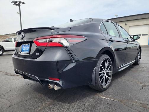 Midnight Black Metallic 2024 Toyota Camry SE