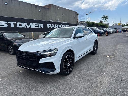 Carrara White 2023 Audi Q8 55 Premium Plus
