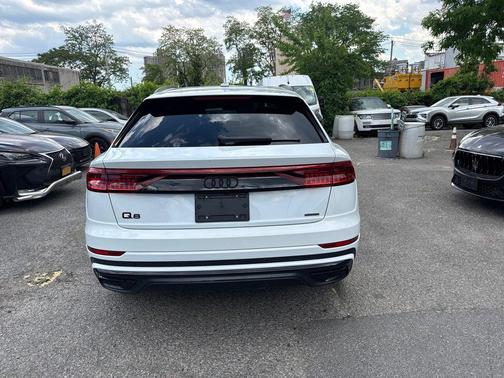 Carrara White 2023 Audi Q8 55 Premium Plus