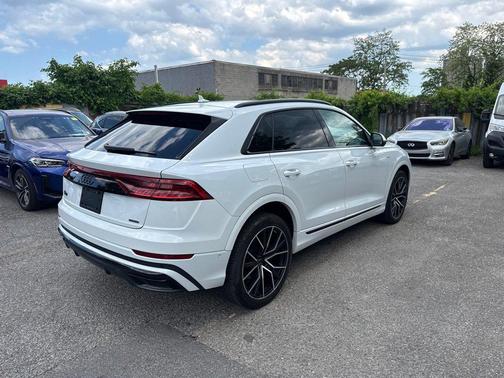 Carrara White 2023 Audi Q8 55 Premium Plus