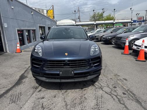 Miami Blue 2021 Porsche Macan S AWD