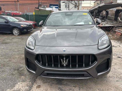 Bianco Astro Metallic 2023 Maserati Grecale GT