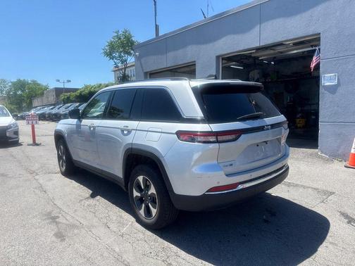 Silver Zynith 2023 Jeep Grand Cherokee 4xe Base