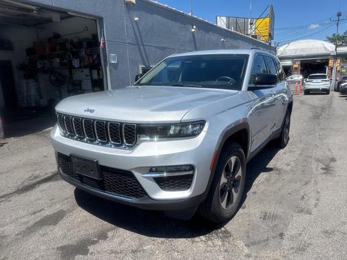 Silver Zynith 2023 Jeep Grand Cherokee 4xe Base