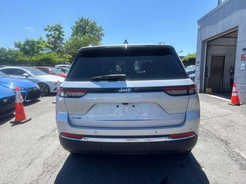 Silver Zynith 2023 Jeep Grand Cherokee 4xe Base