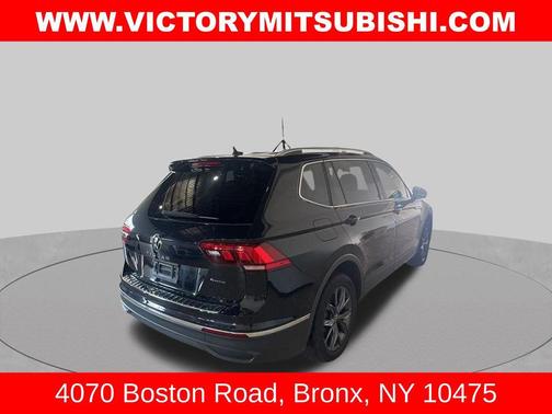 Deep Black Pearl 2022 Volkswagen Tiguan 2.0T SE 4MOTION