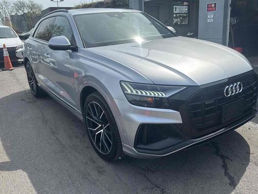Daytona Gray Pearl Effect 2019 Audi Q8 Prestige 55 TFSI quattro