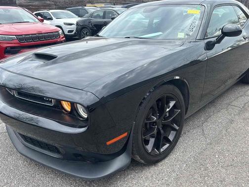Pitch Black Clearcoat 2023 Dodge Challenger GT RWD