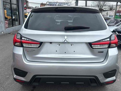 Alloy Silver Metallic 2024 Mitsubishi Outlander Sport 2.0 LE