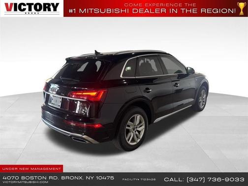 Mythos Black Metallic 2023 Audi Q5 45 S line Premium