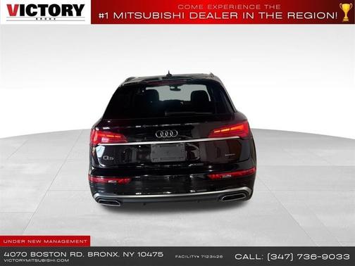 Mythos Black Metallic 2023 Audi Q5 45 S line Premium