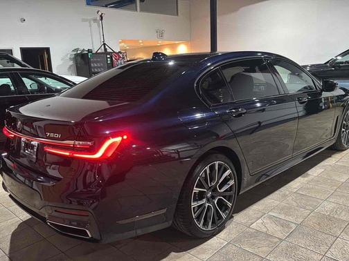 Carbon Black Metallic 2020 BMW 750 i xDrive