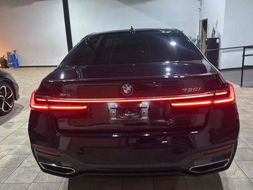 Carbon Black Metallic 2020 BMW 750 i xDrive