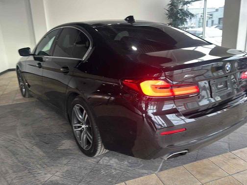 Black Sapphire Metallic 2021 BMW 530 xDrive