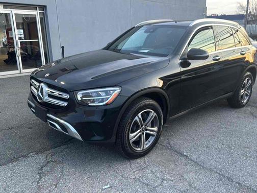 Obsidian Black Metallic 2022 Mercedes-Benz GLC 300 4MATIC