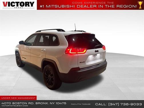 Bright White Clearcoat 2023 Jeep Cherokee Altitude