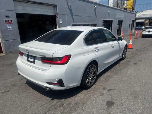 Alpine White 2021 BMW 330 330i