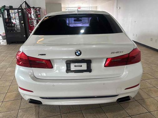 Mineral White Metallic 2019 BMW 540 540i xDrive Sedan