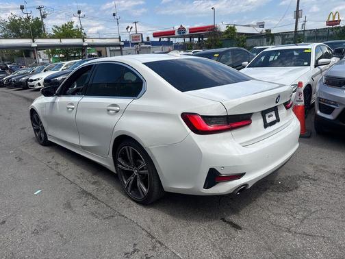 Alpine White 2021 BMW 330e xDrive