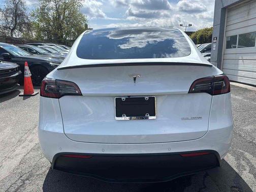 Pearl White Multi-Coat 2022 Tesla Model Y Performance Dual Motor All-Wheel Drive