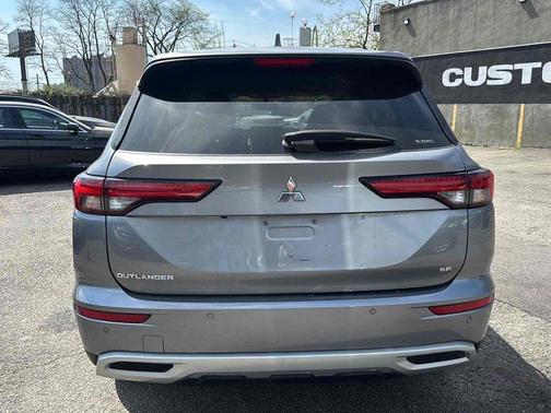 Mercury Gray Metallic 2022 Mitsubishi Outlander SE 2.5 S-AWC