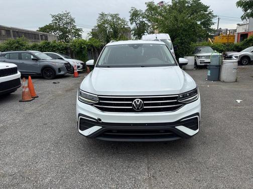 Oryx White Pearl 2022 Volkswagen Tiguan 2.0T SE