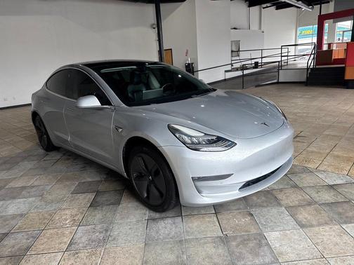 Midnight Silver Metallic 2018 Tesla Model 3 Long Range