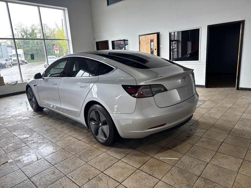 Midnight Silver Metallic 2018 Tesla Model 3 Long Range