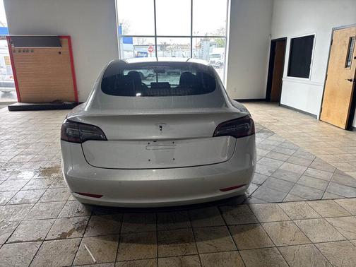 Midnight Silver Metallic 2018 Tesla Model 3 Long Range