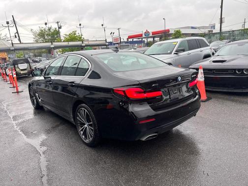 Black Sapphire Metallic 2023 BMW 530e Base