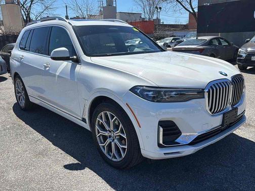 Alpine White 2022 BMW X7 xDrive40i