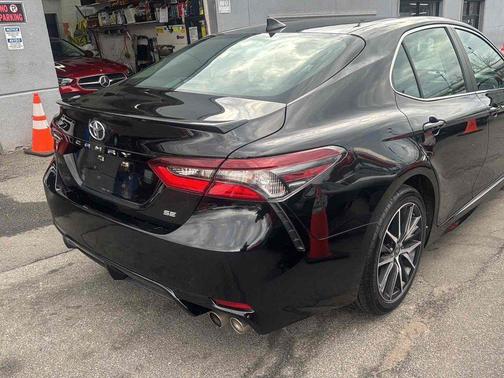 Midnight Black Metallic 2023 Toyota Camry SE
