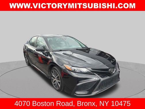 Midnight Black Metallic 2023 Toyota Camry SE