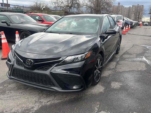 Midnight Black Metallic 2023 Toyota Camry SE