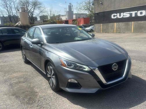 Gun Metallic 2022 Nissan Altima 2.5 SV Sedan