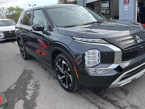 Graphite Gray 2024 Mitsubishi Outlander SE Black Edition S-AWC