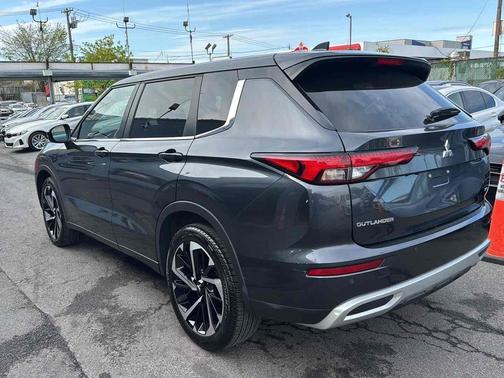 Graphite Gray 2024 Mitsubishi Outlander SE Black Edition S-AWC