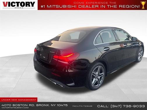 Cosmos Black Metallic 2022 Mercedes-Benz A-Class A 220 4MATIC Sedan