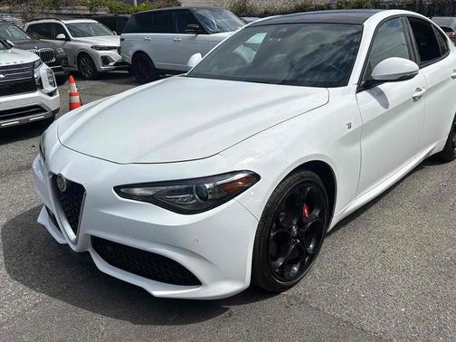 Alfa White 2022 Alfa Romeo Giulia Ti AWD