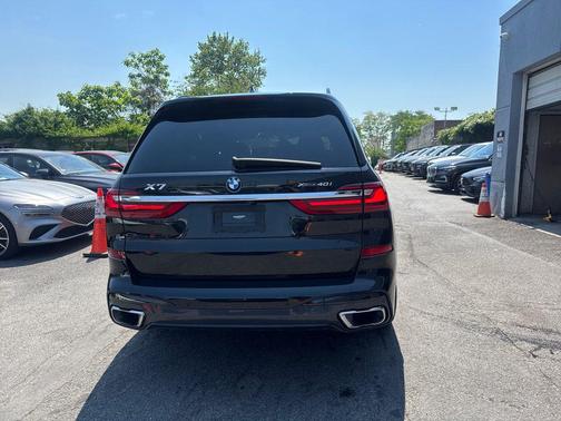 Arctic Grey Metallic 2021 BMW X7 xDrive40i