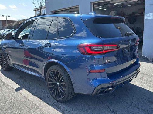 Phytonic Blue Metallic 2021 BMW X5 M50i