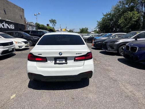 Alpine White 2021 BMW 530 xDrive