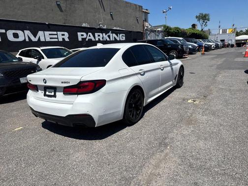 Alpine White 2021 BMW 530 xDrive