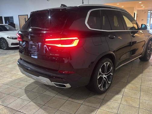 Arctic Grey Metallic 2022 BMW X5 xDrive40i Sports Activity Vehicle