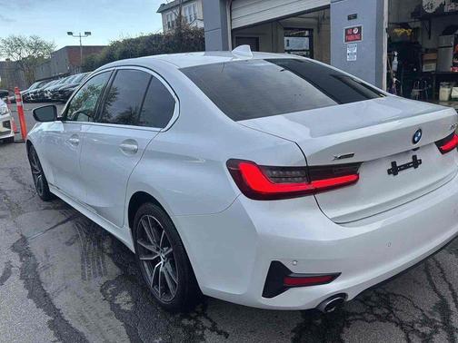 Mineral White Metallic 2022 BMW 330 xDrive