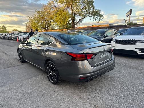 Gray Sky Pearl 2023 Nissan Altima 2.5 SR Sedan