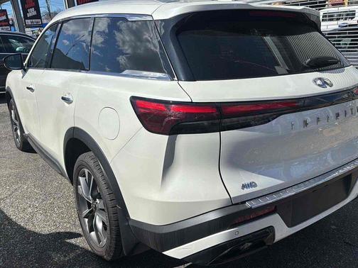 Majestic White 2023 INFINITI QX60 Luxe